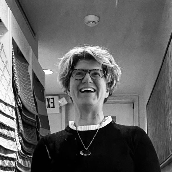 Meet your Posher, Sarah - Picture 1 of 1